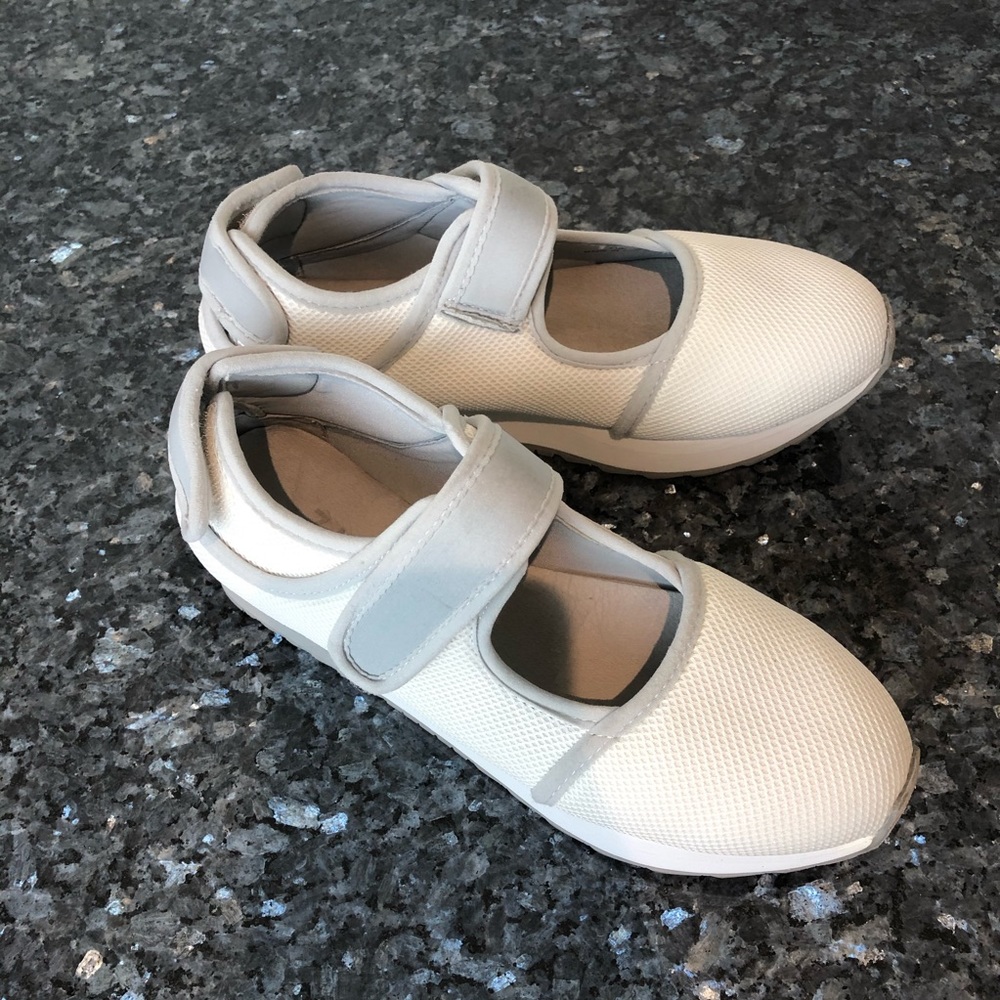 ZLNY white platform strap closure sneakers